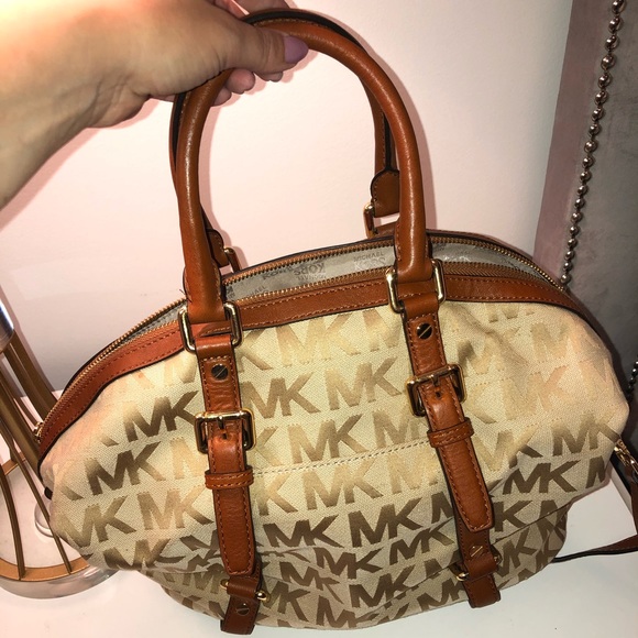 Authentic Michael Kors Purse - Picture 8 of 11